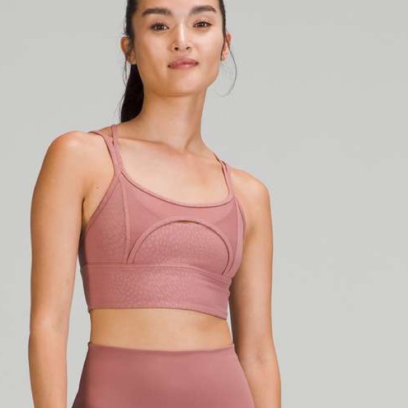 New Lululemon Nulu and Mesh Yoga Bra
Jewel Emboss Spiced Chai - Picture 2 of 9